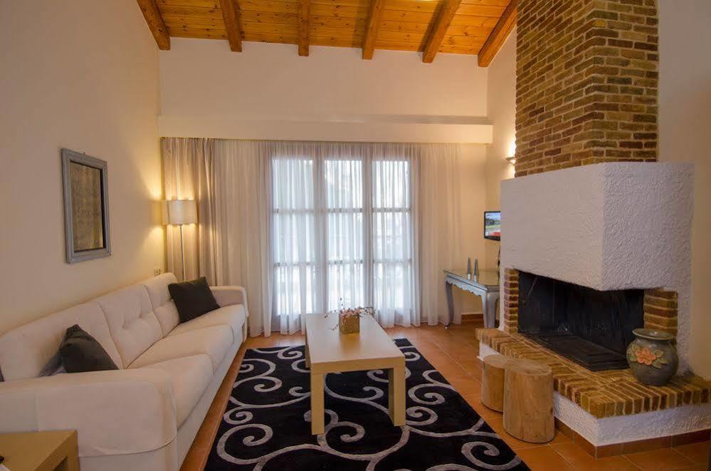 Kaminos Resort Límni Esterno foto